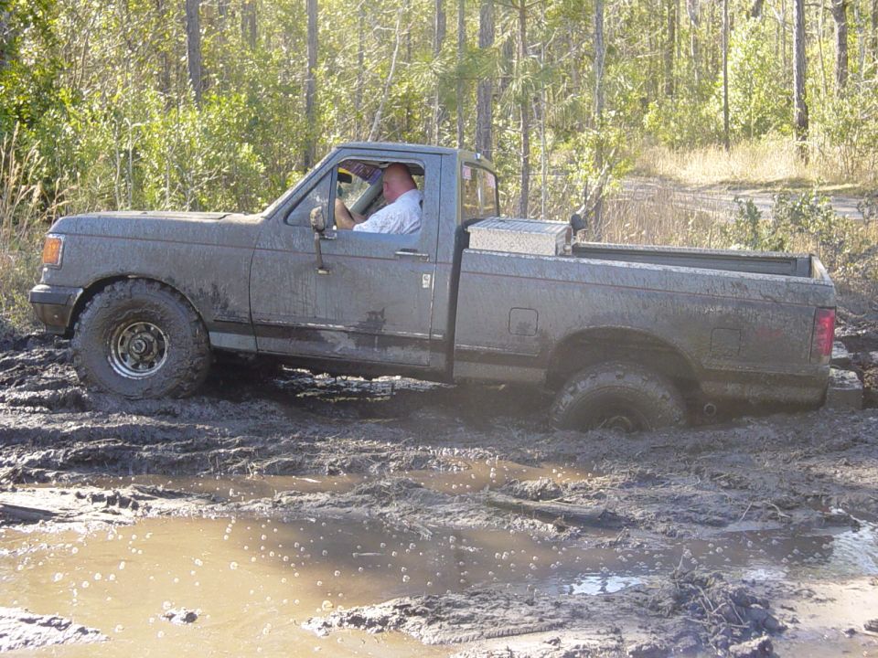 Hoss dragging the back bumper till it gets him stuck.