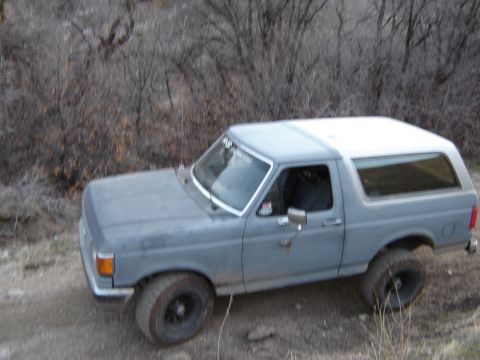 1991 Ford Bronco - This SUV appears to be from the late 1980s, not 1991.