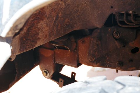 1996 Ford Bronco - Broke the welds on both front body mounts on the Hole in the rock trip, March 3-6th 05.