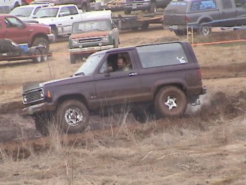 1994 Ford Explorer - Same B2 running the obstacle course