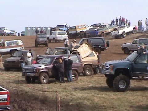 1994 Ford Explorer - Bronco guy tears off his roof, maybe it hit him in the head while running the course, it wasn't attached to well.