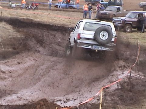 1994 Ford Explorer - Alveys tearing it up in 2wd