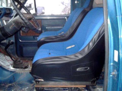 1984 Ford Bronco - driver's-side view of PRP seats mounted