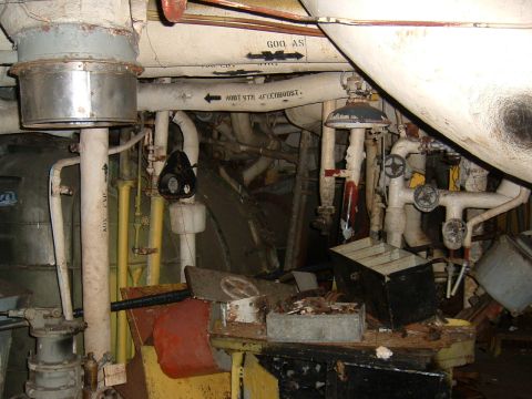 1989 Ford Bronco - Some kinda workbench or something. It had alot of cool stuff in those boxes. Bigass bolts etc.