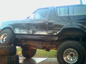 1990 Ford Bronco - Flexin' the TTB!!