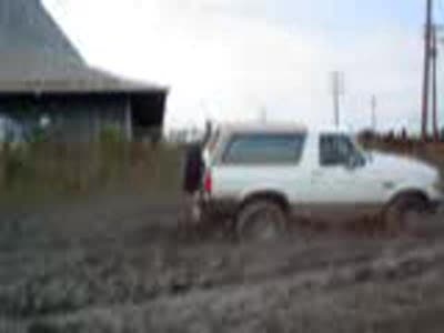 1996 Ford Bronco - muddin' 4