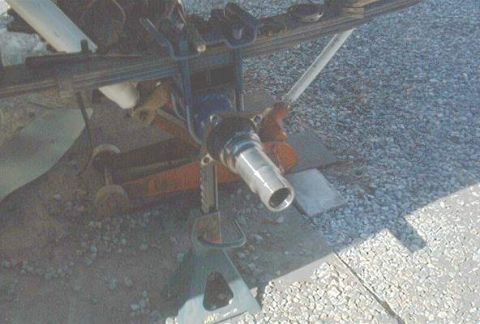 1986 Ford Bronco - Take the drums off and you are down to the spindle. I love full floaters.