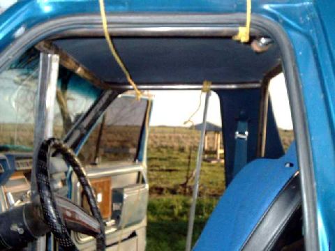 1984 Ford Bronco - I used rope and braces to hold up the roof hoop while fitting it to main hoop. Take your time with this step!