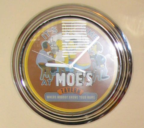 1994 Ford Crown Victoria - This clock features characters from The Simpsons at Moe's Tavern.
