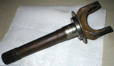 1983 Ford Bronco - D44IFS outer stub shaft from '94 Bronco, probably interchangeable with '80-96, except '87-88 w/STOCK manual hub locks.