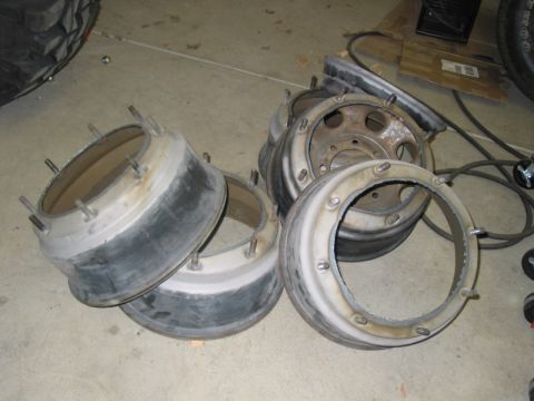 1981 Ford Bronco - Hummer rims with the centers cut out. In one of the rims, you can see how the new centers fit.