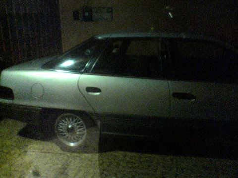1991 Ford Taurus photo
