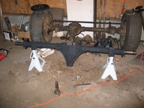 1989 Ford F-150 - Freshly painted Dana 60 rear