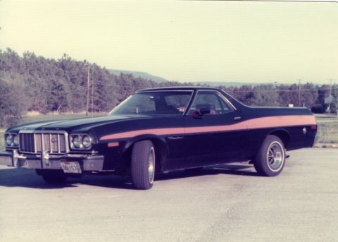 1975 Ford Ranchero - Front quarter view