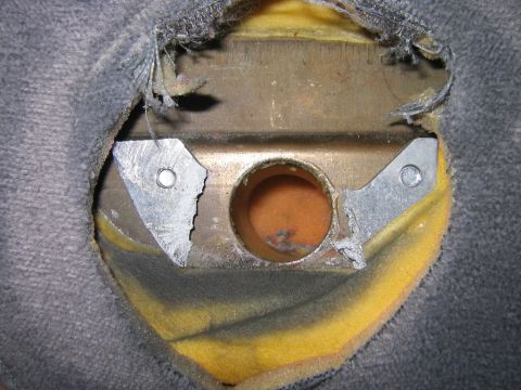 1994 Ford Bronco - where the broken parts bolts up, the center is what broke out