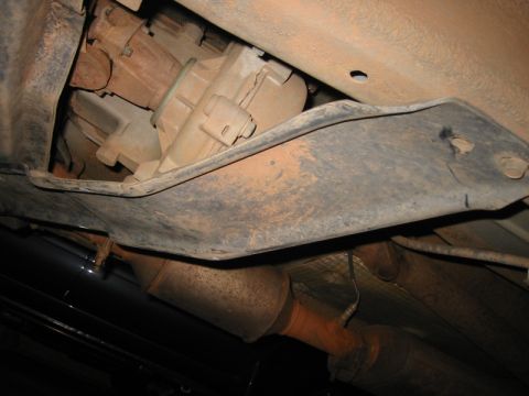 2000 Jeep Cherokee - Transfer case skid from underneath driver's side.