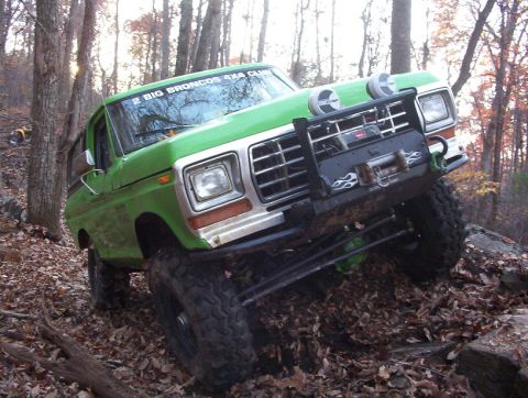 1978 Ford Bronco - picnic table rock