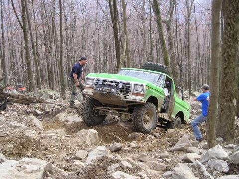 1978 Ford Bronco - starting up Rattlerock