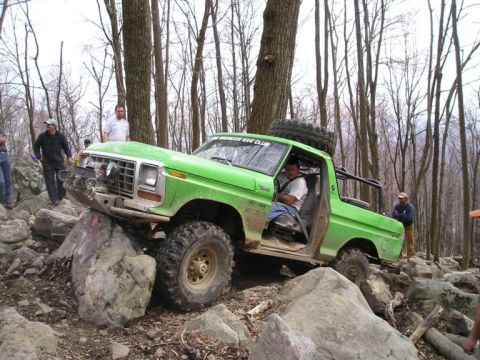 1978 Ford Bronco - something in front of me??