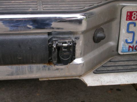 1990 Ford Bronco - Integrated trailer plug into the bumper to keep from tearing it off when I drag ass over the rocks.