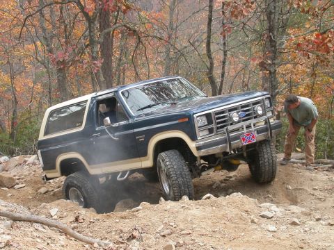1990 Ford Bronco - southerncomfort giving it hell, what was that a loud snap I heard?