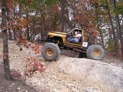 1990 Ford Bronco - Nice suspension travel