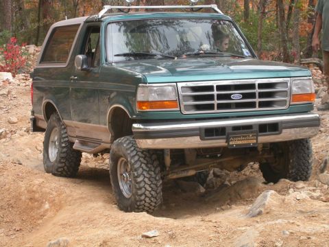 1990 Ford Bronco - Flexing a little