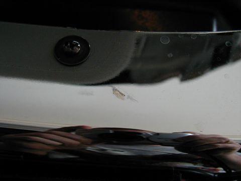 2002 Ford Excursion - Tiny rub mark