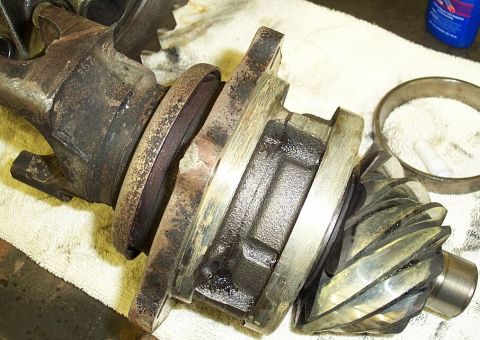 1986 Ford Ranger - 14b pinion assy