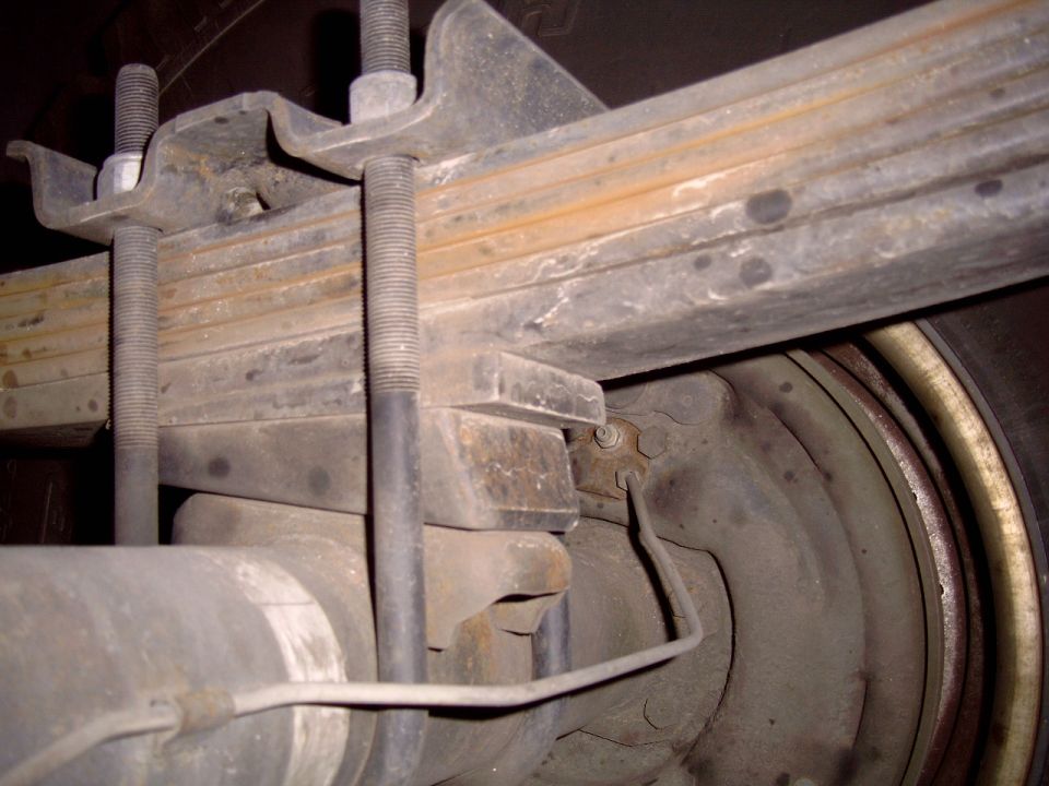 Shot of the Skyjacker 4" Softride Leaf Spring.  I still cannot figure out why they ship 4" springs with a 6" Lift???