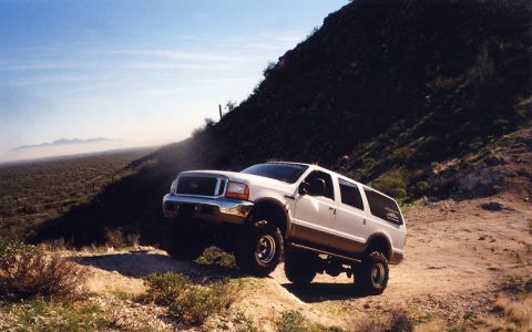2001 Ford Excursion photo