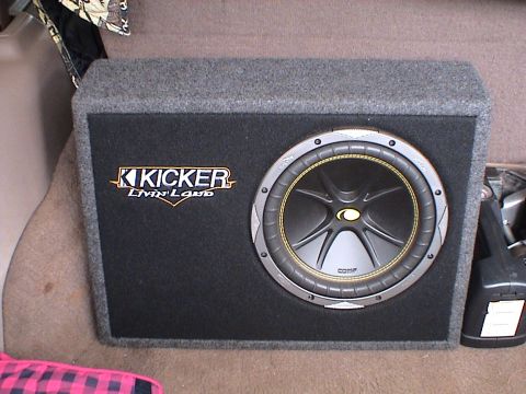 1996 Ford Bronco - 1 kicker 10'' with Autotek Super Sport Amp 400 watts enough for me