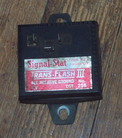 1985 Ford LTD Crown Victoria - This Signal-Stat TRANS-FLASH III unit is labeled as being from Union, N.J. and Toronto, Ont.