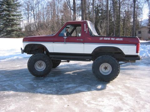 1985 Ford Bronco - Driver Side - Side View