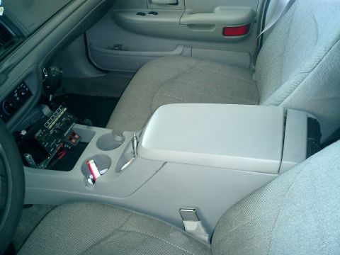2000 Ford Crown Victoria photo