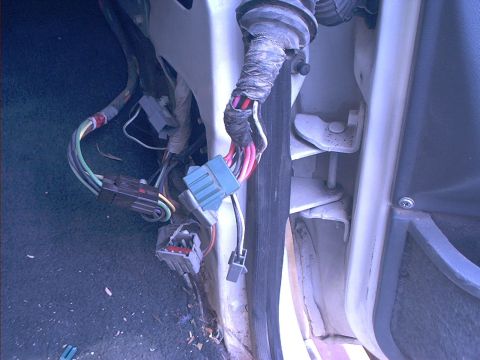 1990 Ford Bronco - unplug the two shown