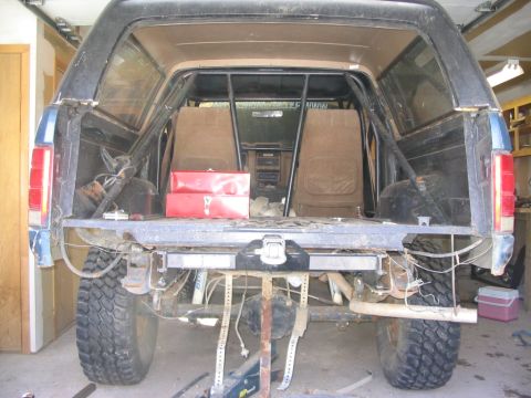 1986 Ford Bronco - Hitch is on .. mounted way up and outta the way