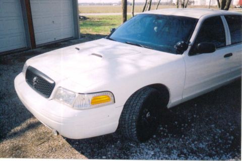 2001 Ford Crown Victoria - front angle