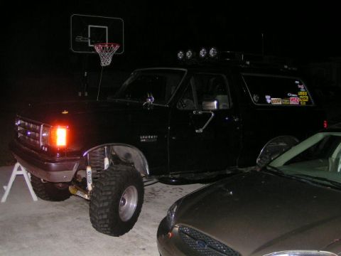 1990 Ford Bronco - some night pics