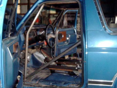 1984 Ford Bronco - Door brace and dash bar welded to front post runner