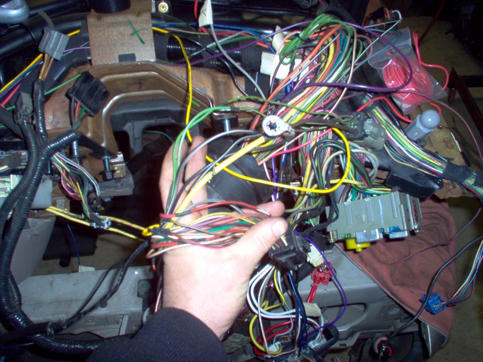 The L dash wiring is almost finished.
