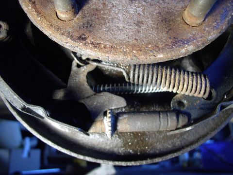 1986 Ford Bronco - Did I disassemble, clean and lather the adjuster in anti-seize ? You bet !!!!!!!!