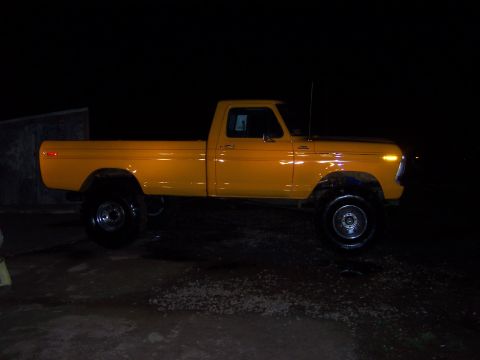 1978 Ford Bronco - Herm's new rubber