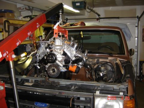 1990 Ford Bronco - Goin in.