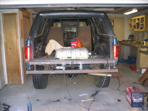 1986 Ford Bronco - Welded to hitch