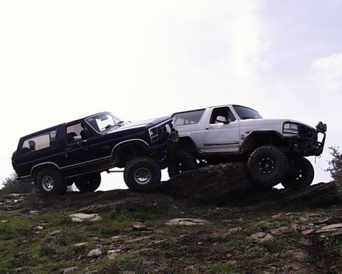 1993 Ford Bronco - Raff and Chris trying to make a Bronco II