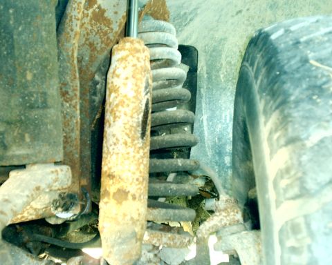 1978 Ford Bronco - rusted spring perch