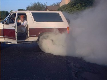 1986 Ford Bronco - A BRONCO DOING A BURNOUT, SOMETHING I HAVEN'T BEEN ABLE TO DO