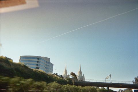 1990 Ford Bronco - Mormon temple on the way to San Diego. Its a while looking building.