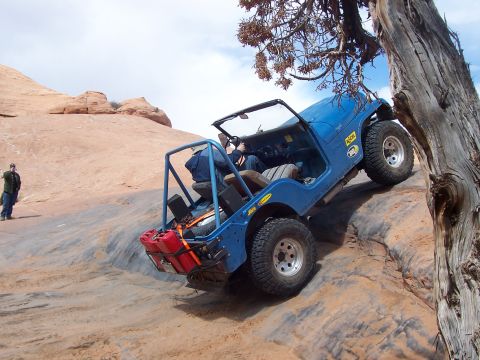 1991 Ford Bronco - Friends CJ on the waterfall